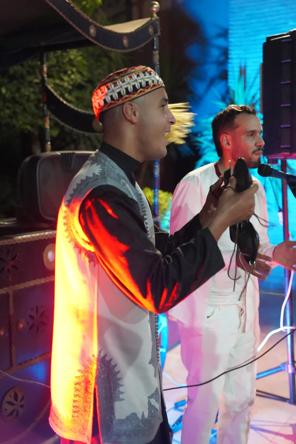 Musiciens traditionnels en tenue pendant la soirée de gala, Summer Bootcamp 2025